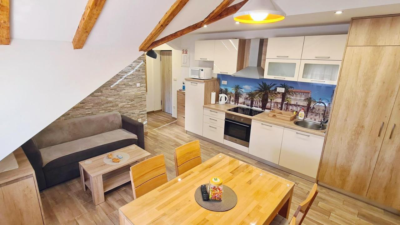 Attic Split Apartment Near City Centre Exteriér fotografie