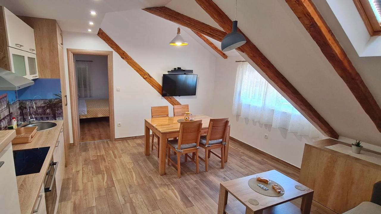 Attic Split Apartment Near City Centre Exteriér fotografie