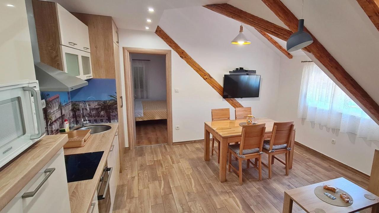 Attic Split Apartment Near City Centre Exteriér fotografie